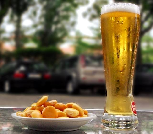 Tremoços and a Beer